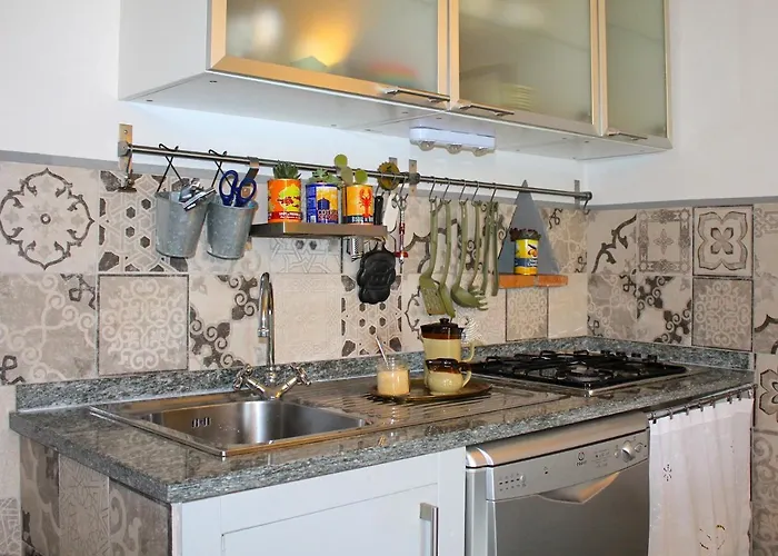 Amazing Langhe And Monferrato | House With Garden Calamandrana