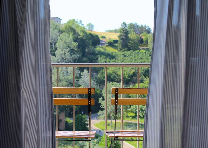 Amazing Langhe And Monferrato | House With Garden Calamandrana